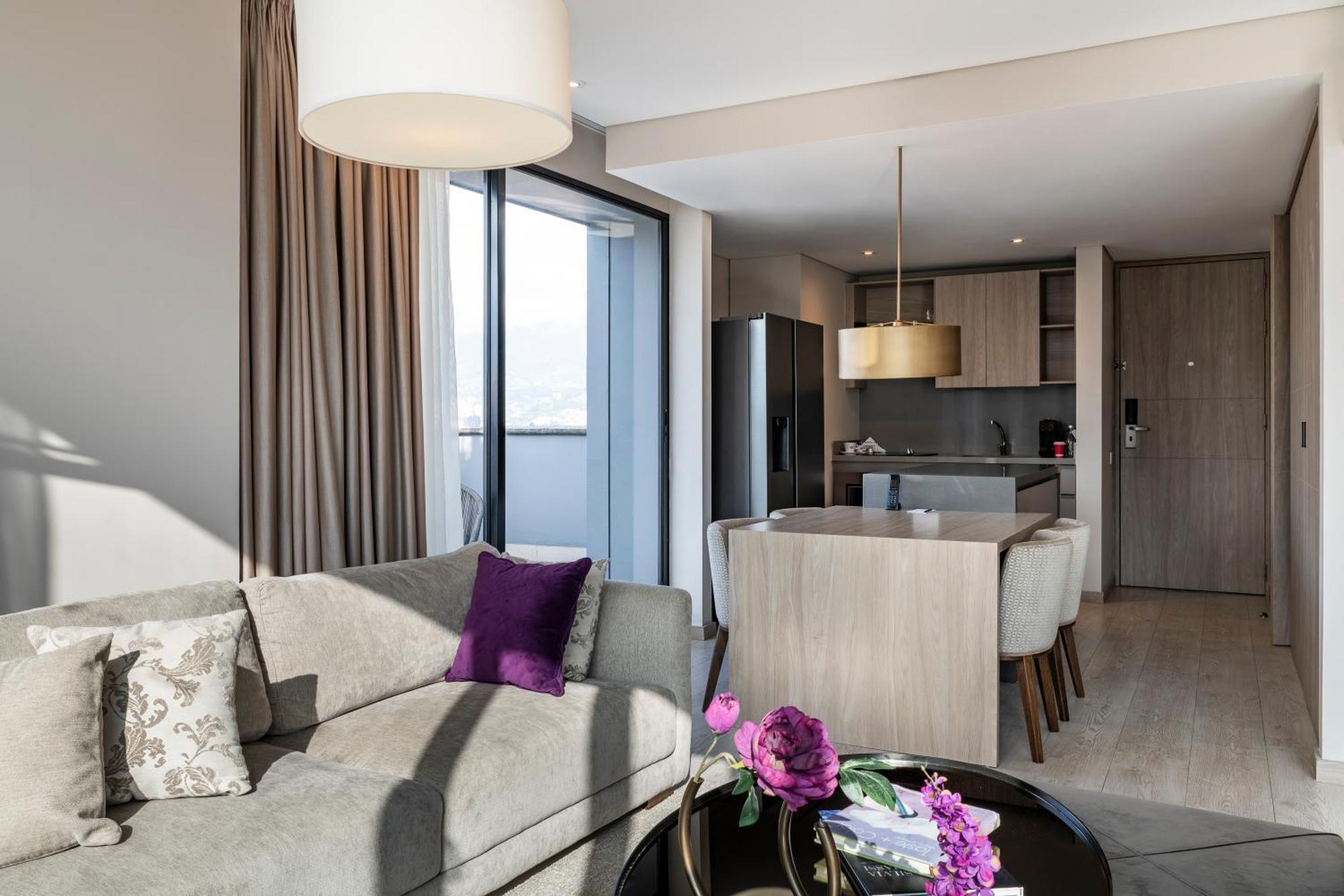 York Luxury By Preferred