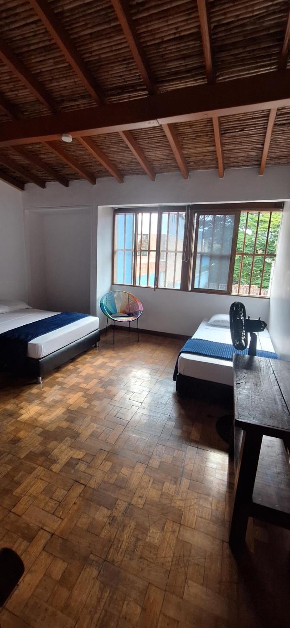 Hostel Yolo