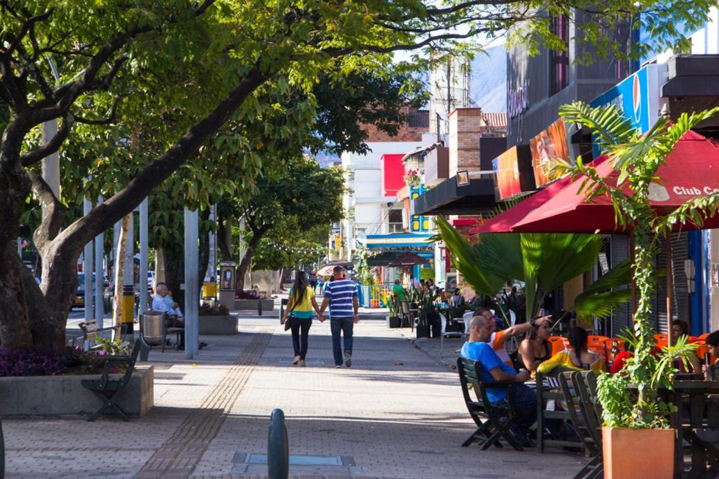 Apartasuites Av Medellín