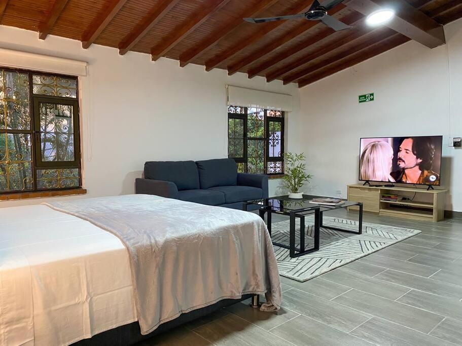 Palos Altos Villa *