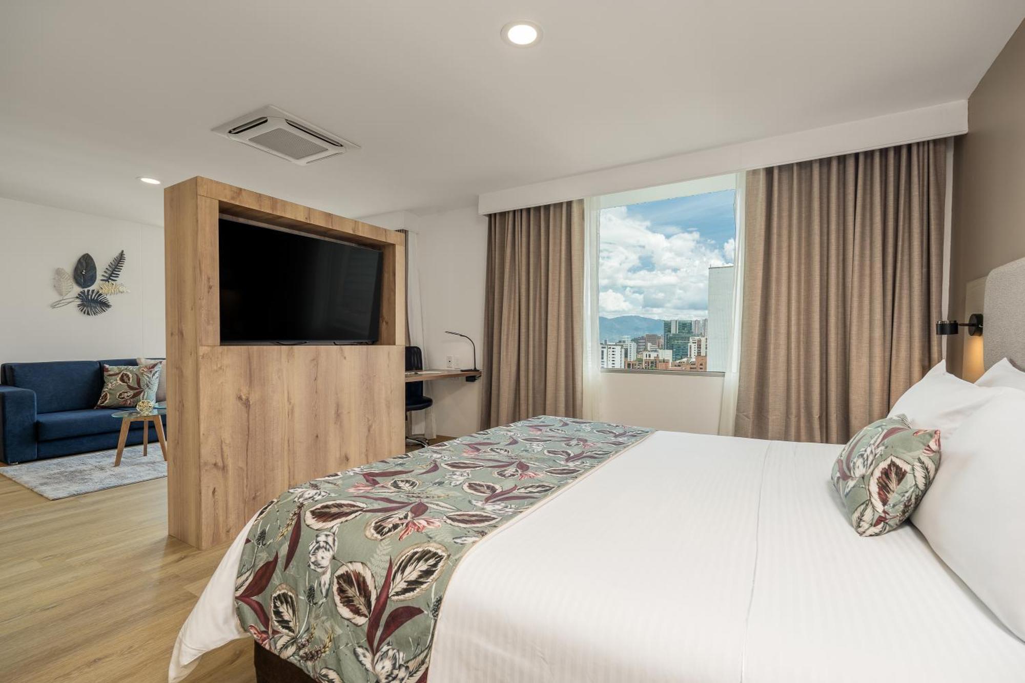 Novelty Hotel 4*