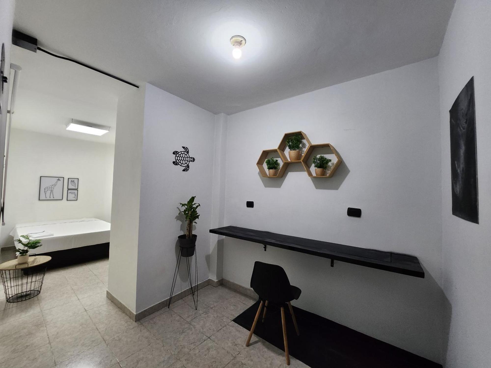 Hostal Prado Downtown *