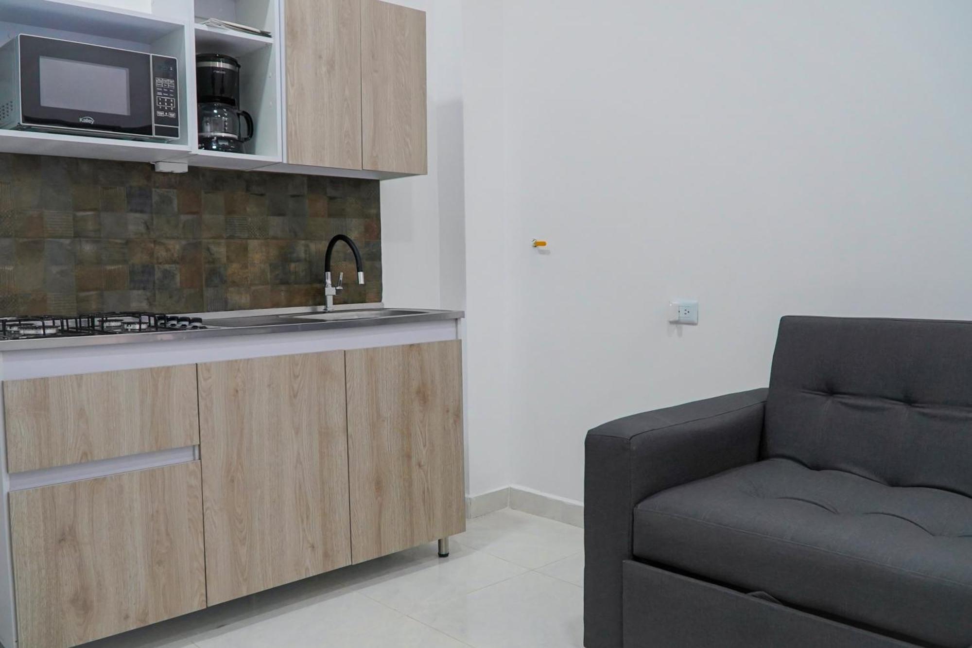 Apartamentos, Colores Del Estadio - Laureles. *