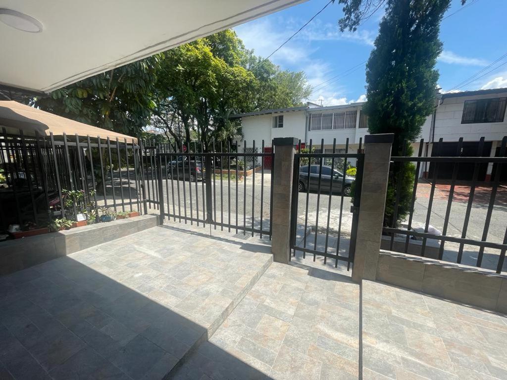 Apartamento Al Lado De La Unidad Deportiva De Belen Y A 10 Minutos De Plaza Mayor - 1 * Medellín