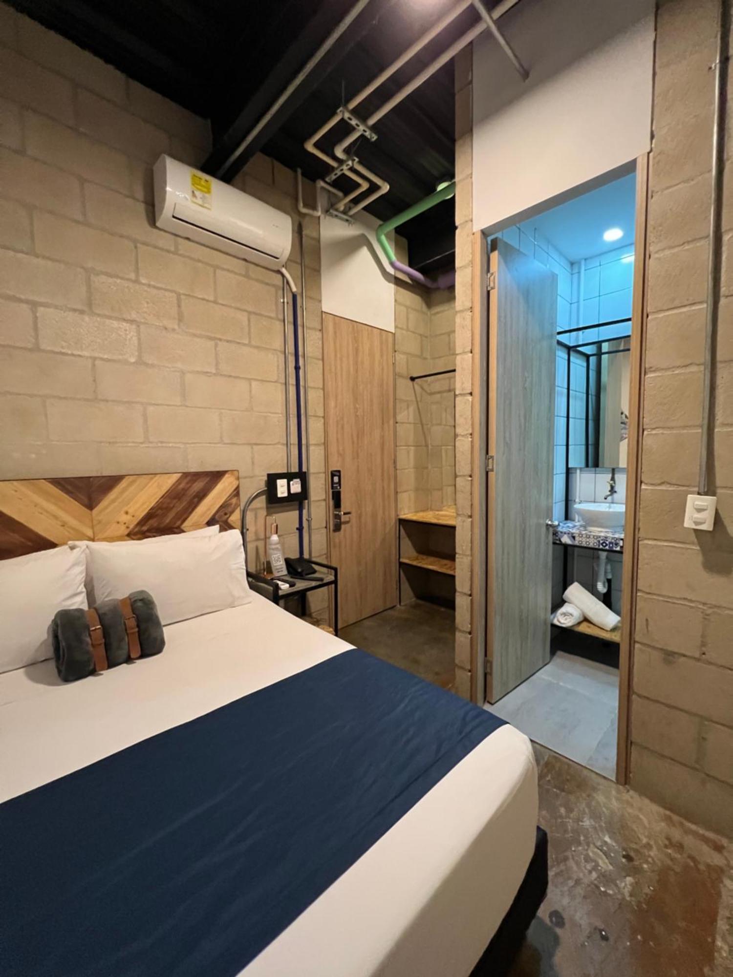 Lleras Park Concept Hotel 2*