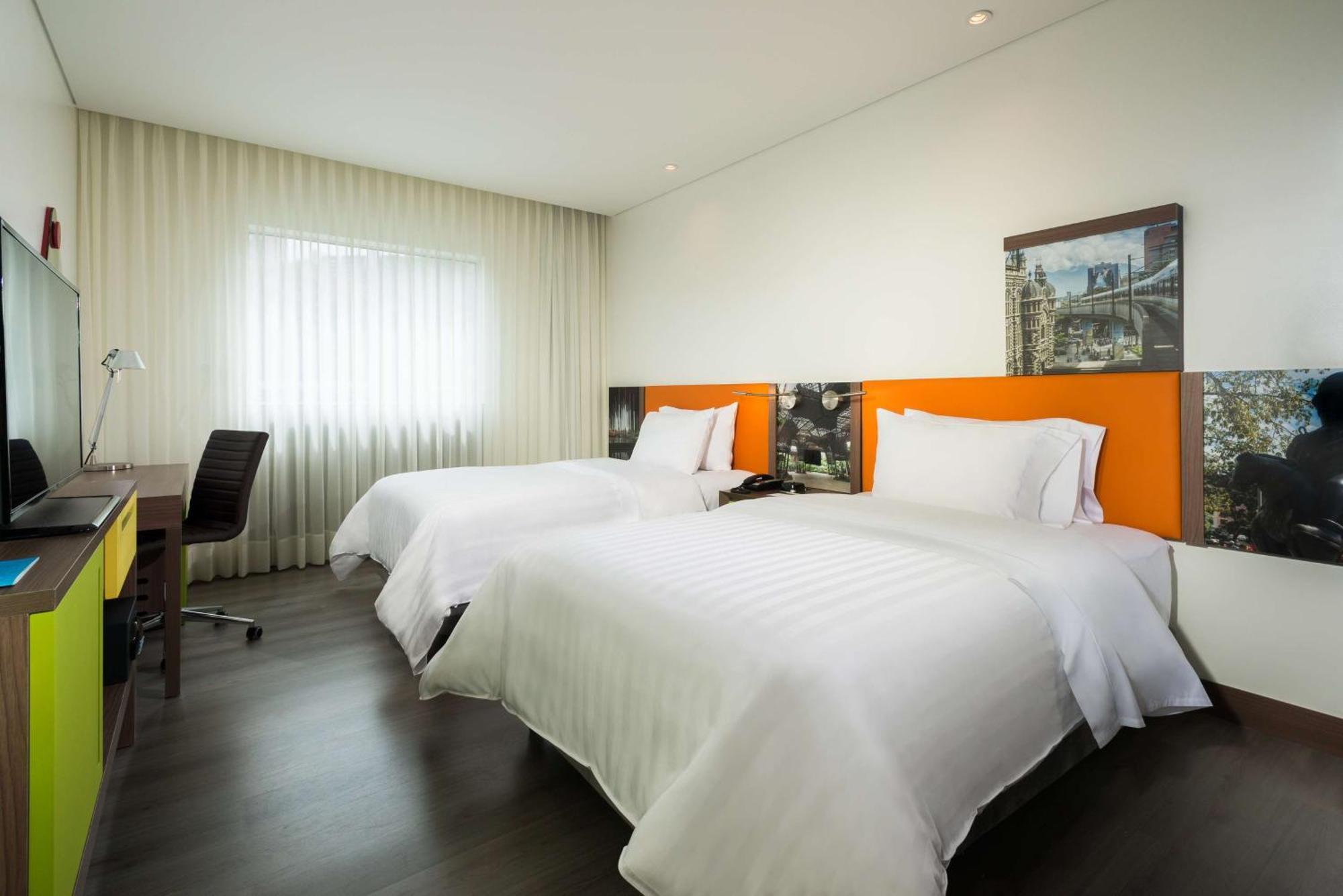 Hotel Hampton By Hilton Medellín