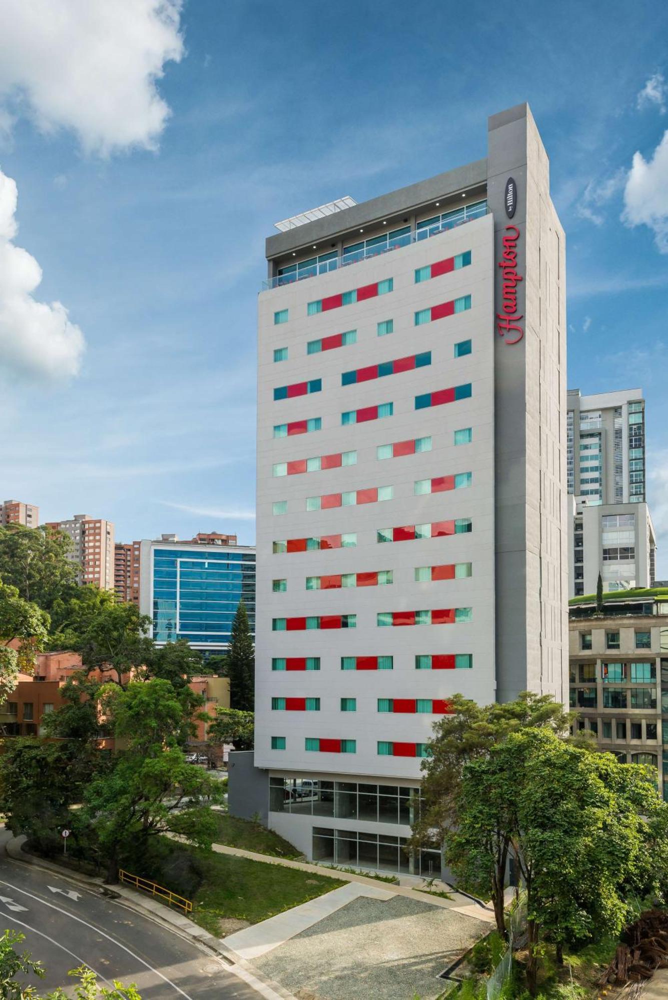 Hotel Hampton By Hilton 4*