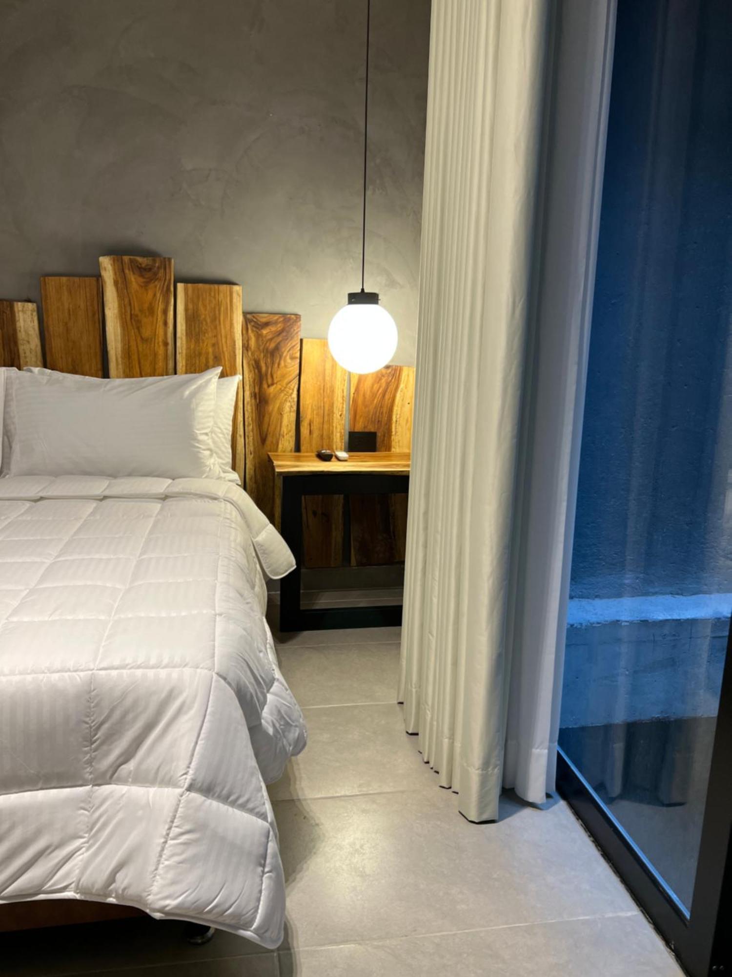Zelva Negra 4* Medellín