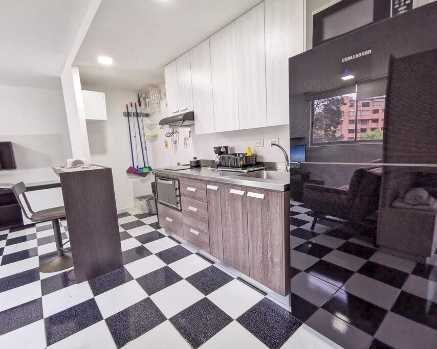 Medellin, Poblado. Perfect For Travel And Work. Apartamento Medellín