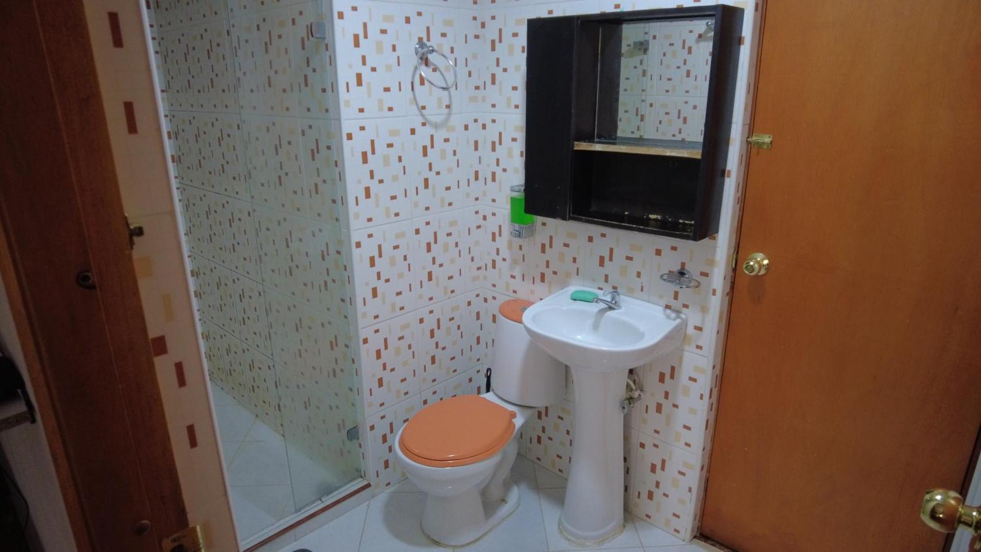 Homestay Noras Laureles *