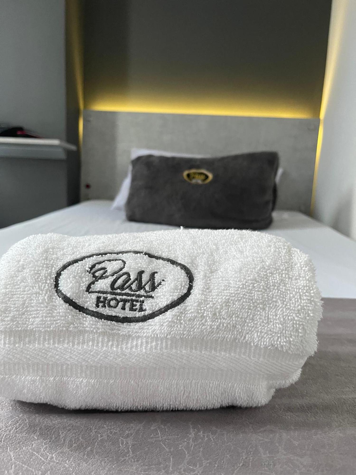 Pass, Laureles Hotel Medellín