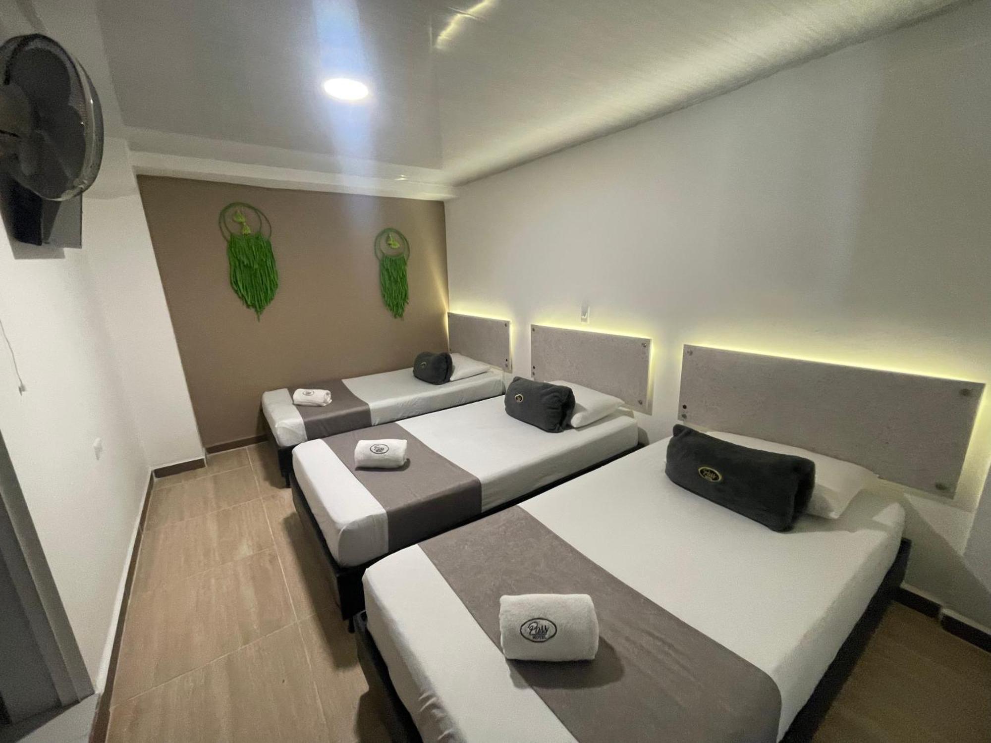 Hotel Pass, Laureles *
