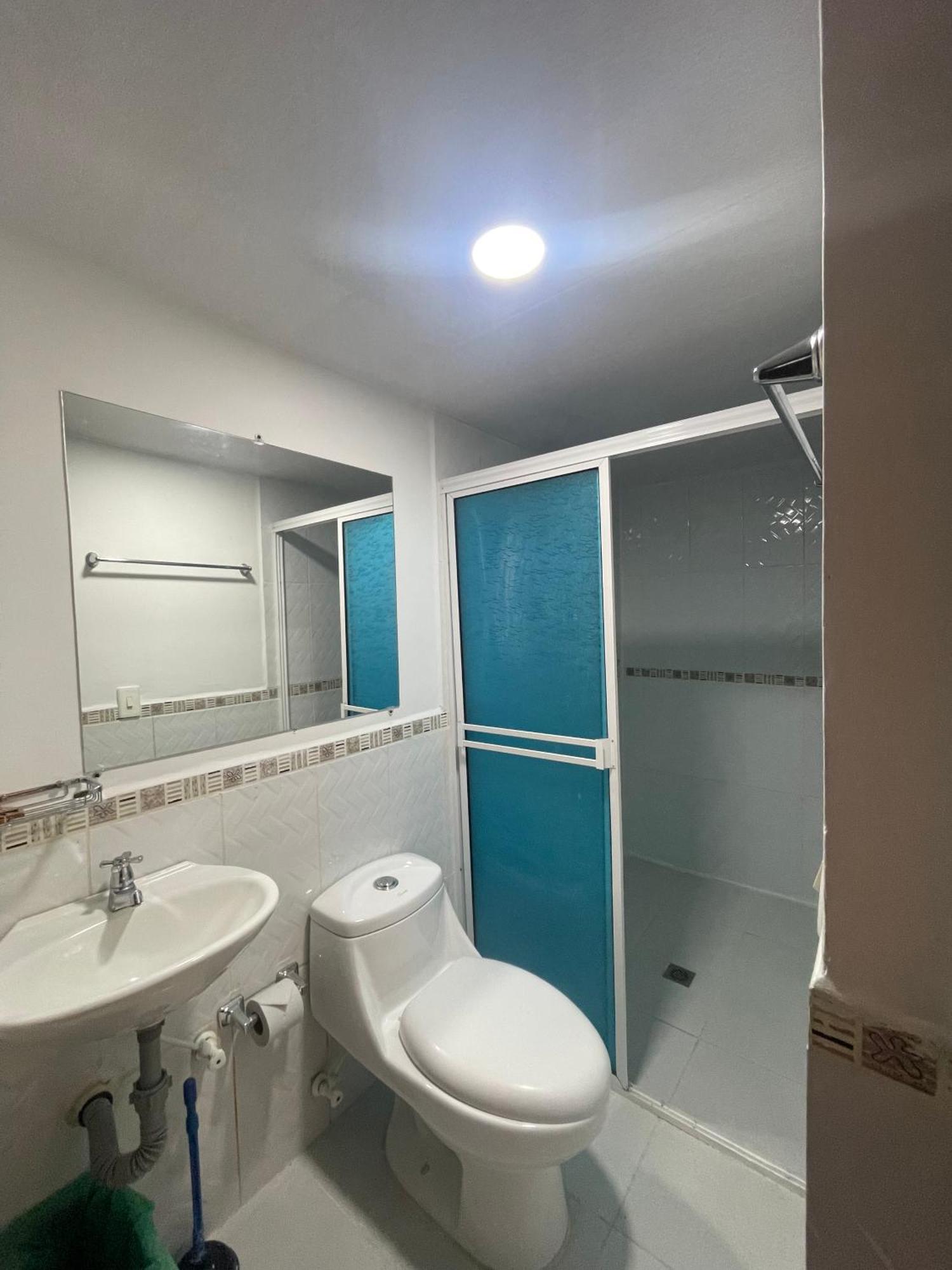 Hotel Pass, Laureles *