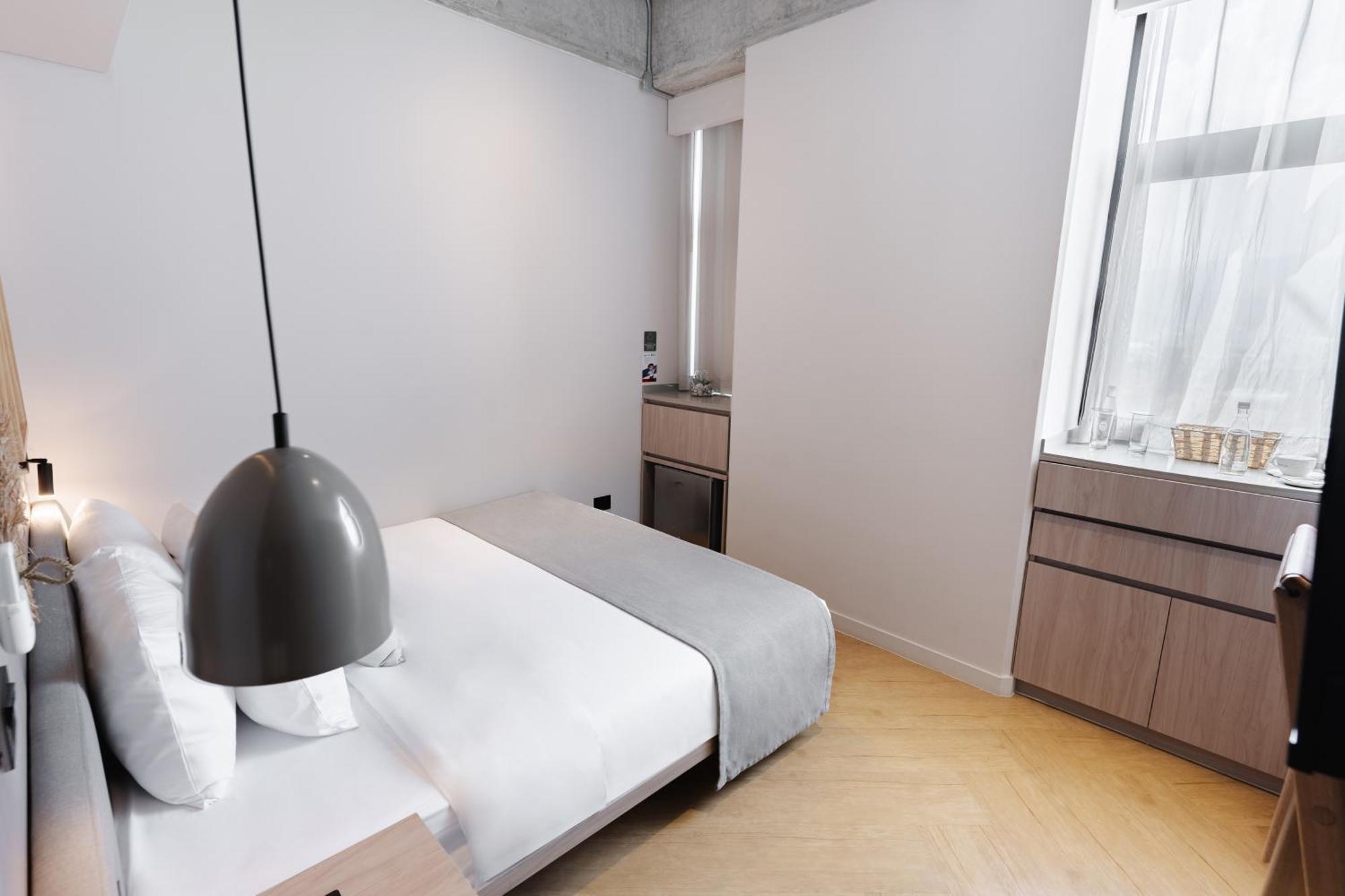 Nakua & Work Hotel