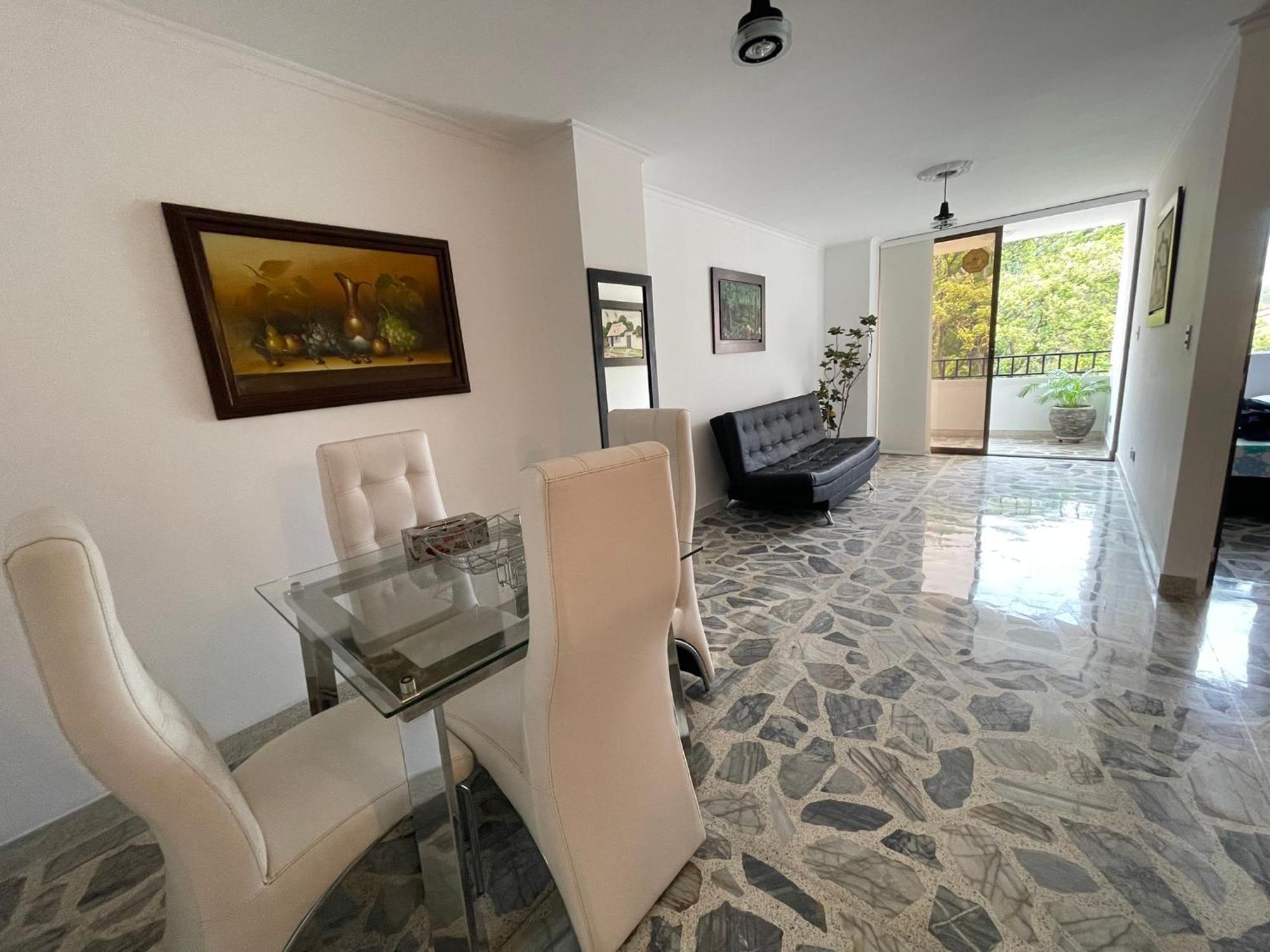 D Casa Hogar, Iluminado Y Tranquilo Con Amenidades Nuevas * Medellín