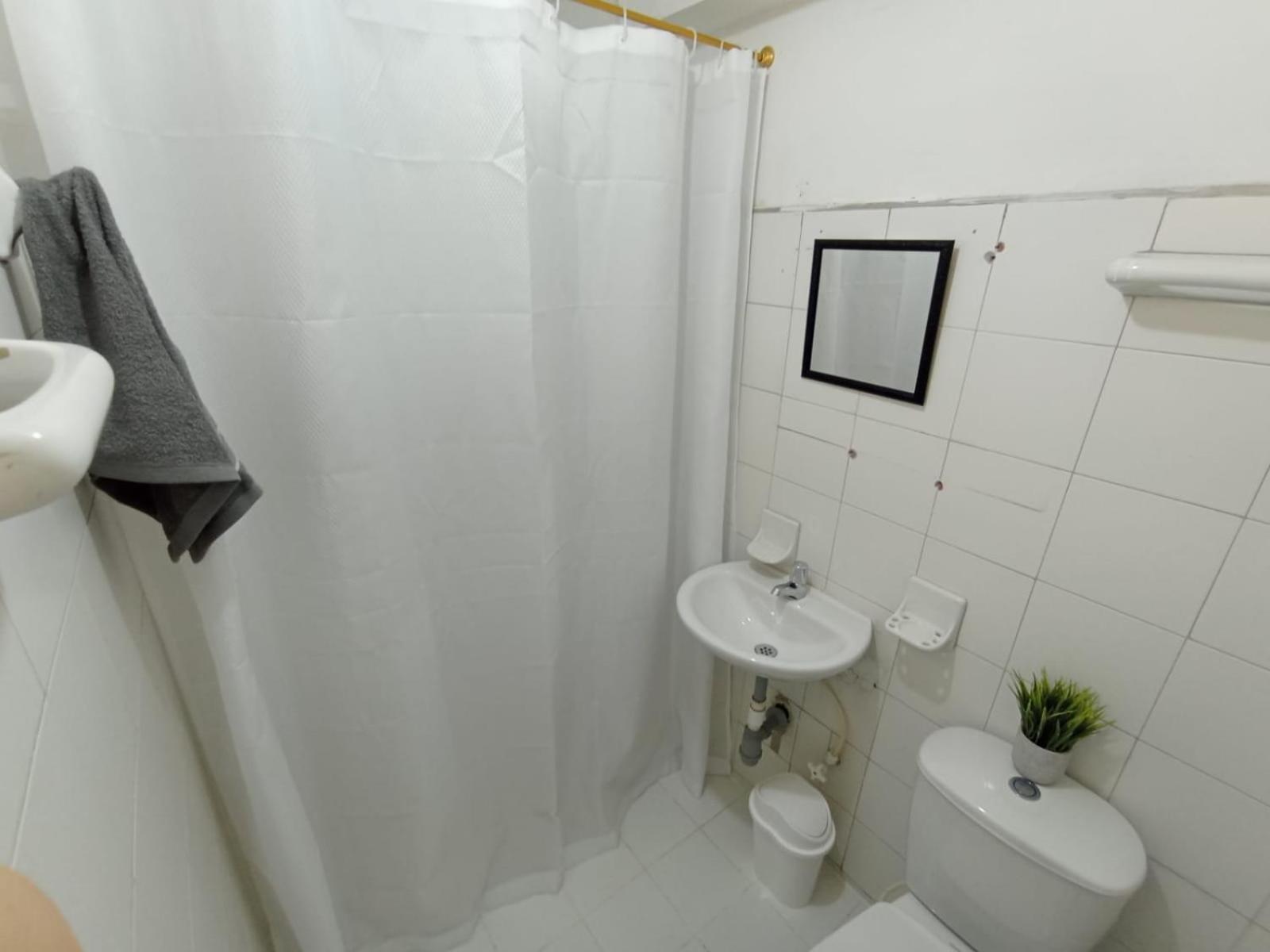 Con Bano Privado Coliving Central Cerca A Plaza Mayor Cerro Nutibara Unicentro Pensión *