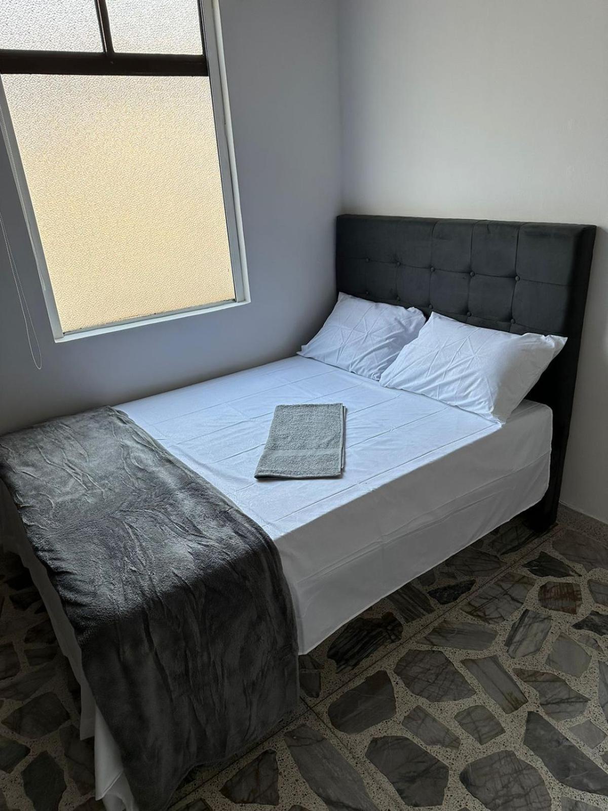 D Casa Hogar, Iluminado Y Tranquilo Con Amenidades Nuevas * Medellín
