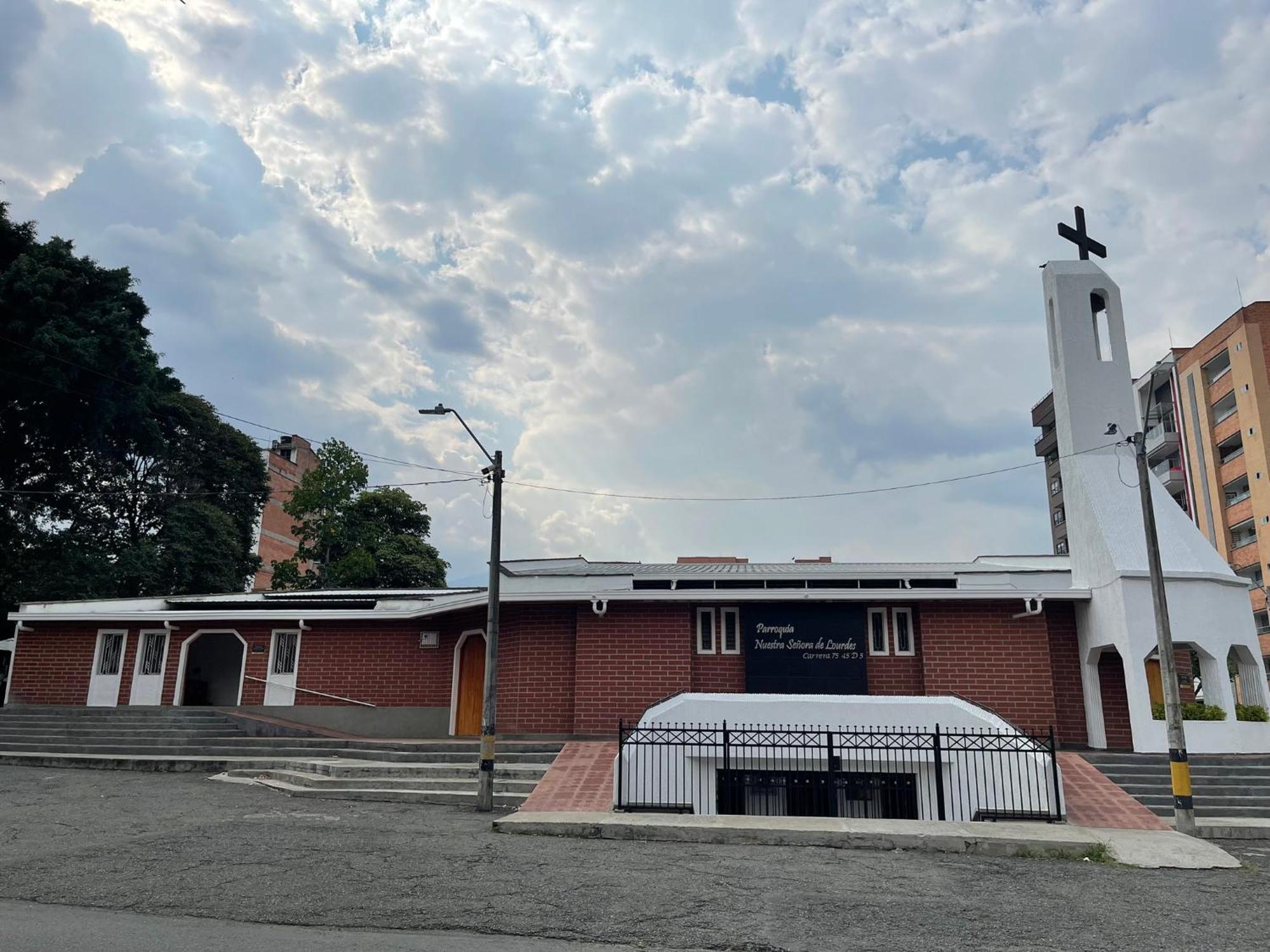 D Casa Hogar, Iluminado Y Tranquilo Con Amenidades Nuevas * Medellín