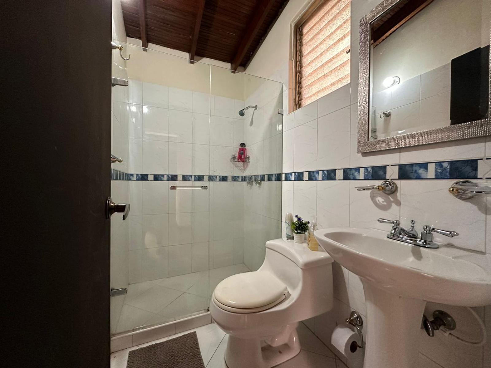 Casa 16 Personas Laureles * Medellín