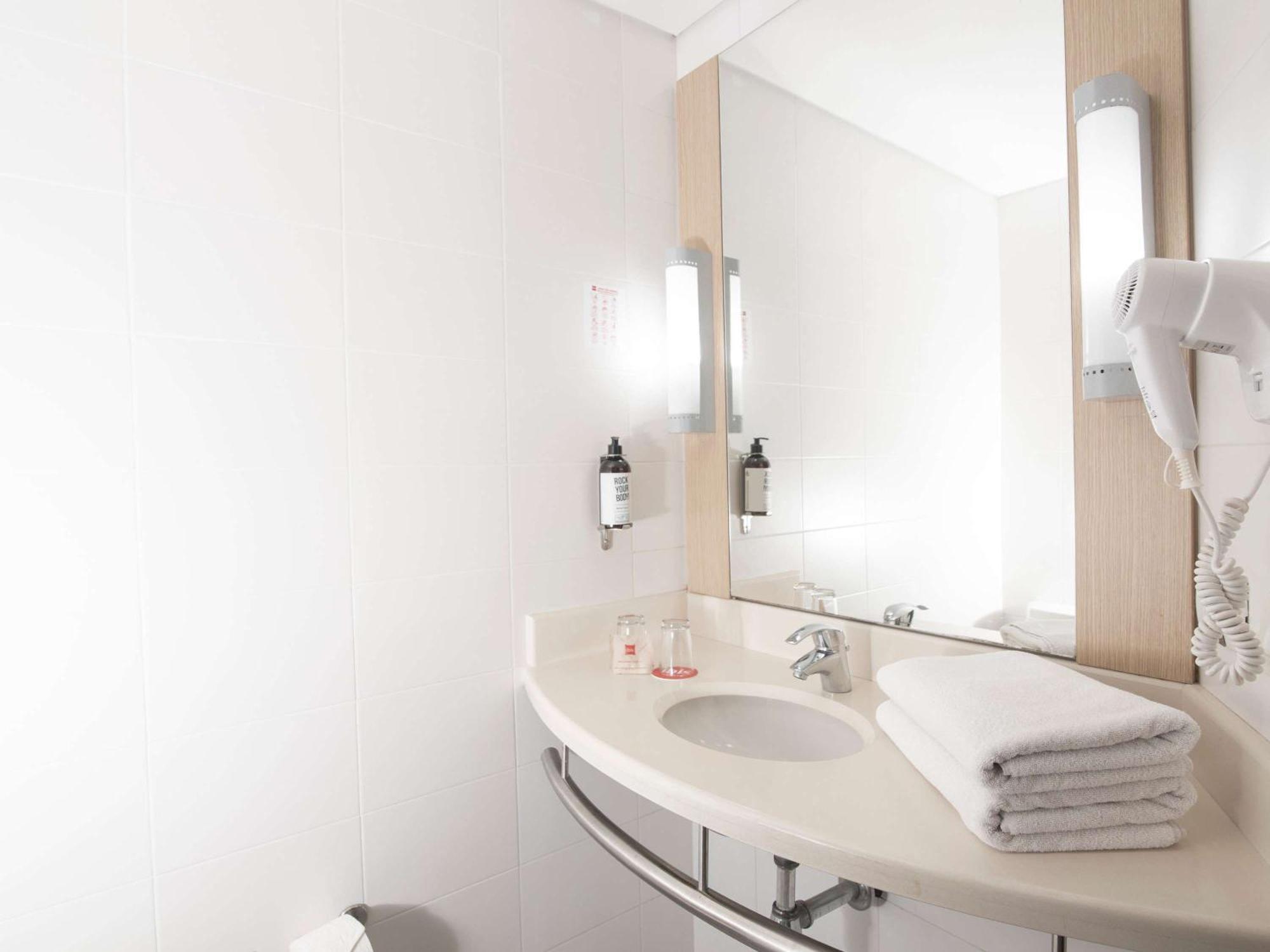 Ibis Hotel 3*