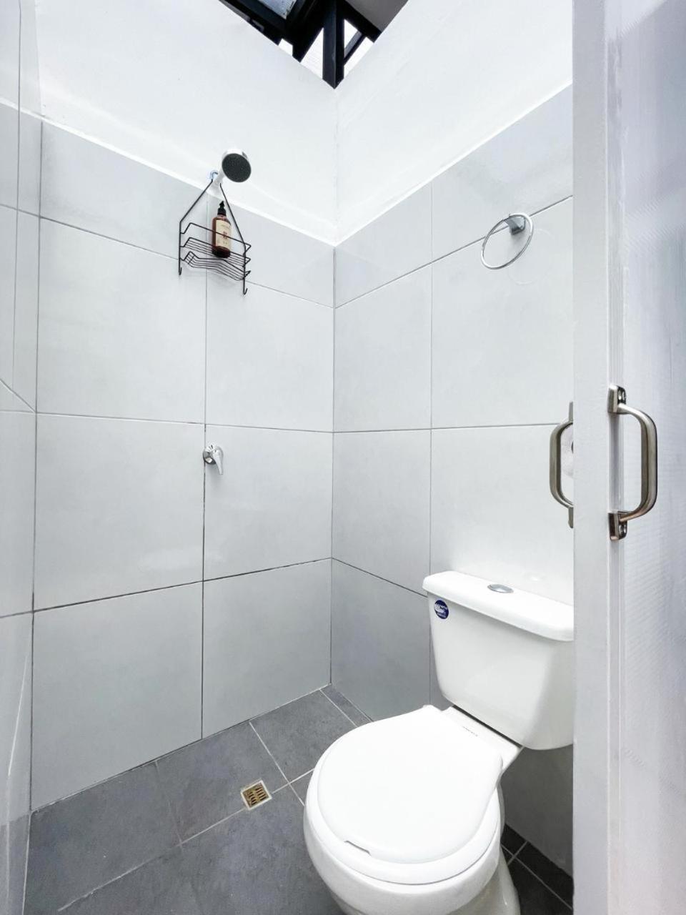 Hotel cápsula Baku Laureles