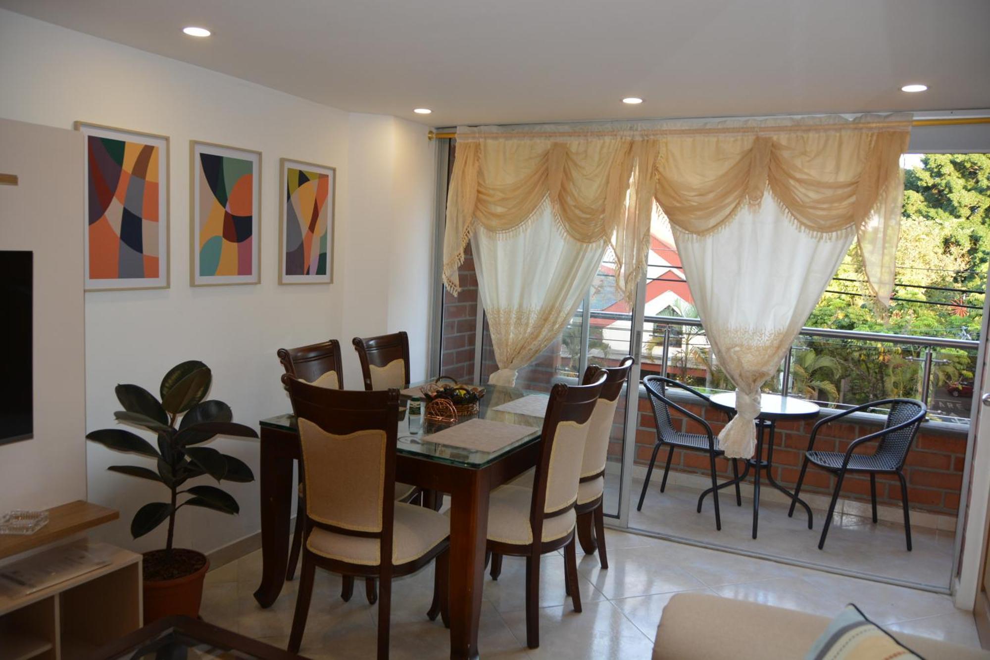 Apartamento En El Corazon De La Ciudad Con Impresionantes Vistas Urbanas *