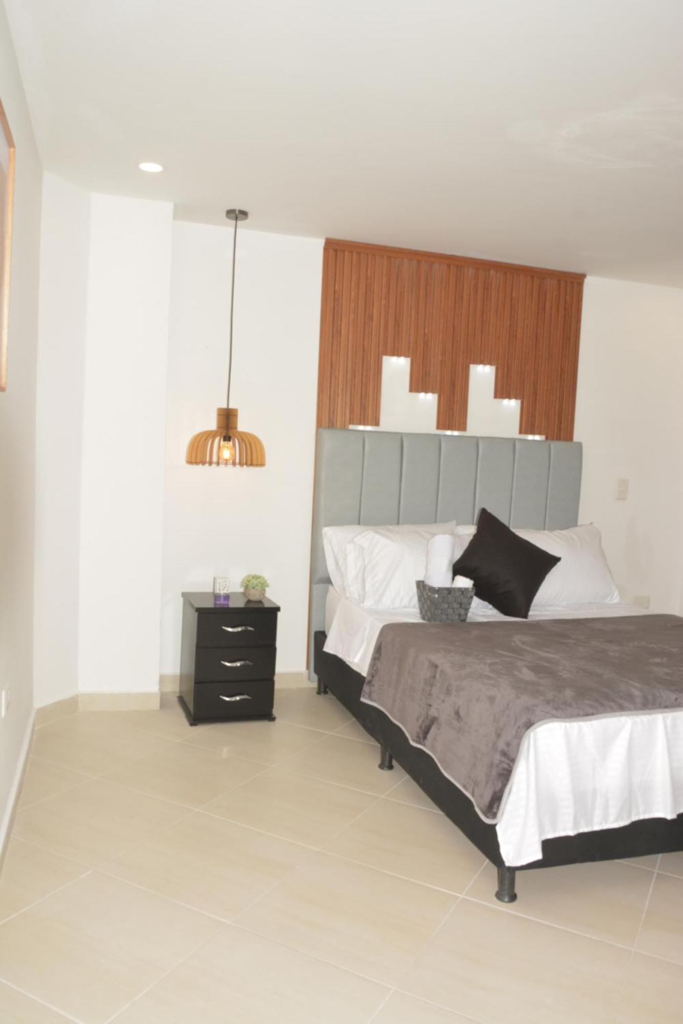 Moderno Y Centrico Con Impresionantes Vistas A La Montana Apartamento