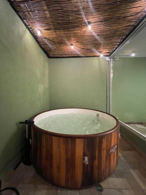 W/ Jacuzzi Location/ Parque Lleras Apartamento