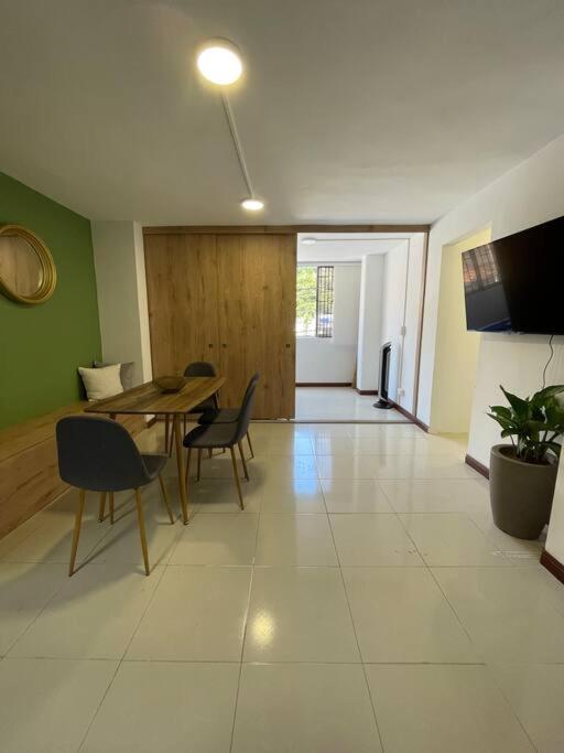 Apartamento W/ Jacuzzi Location/ Parque Lleras Medellín
