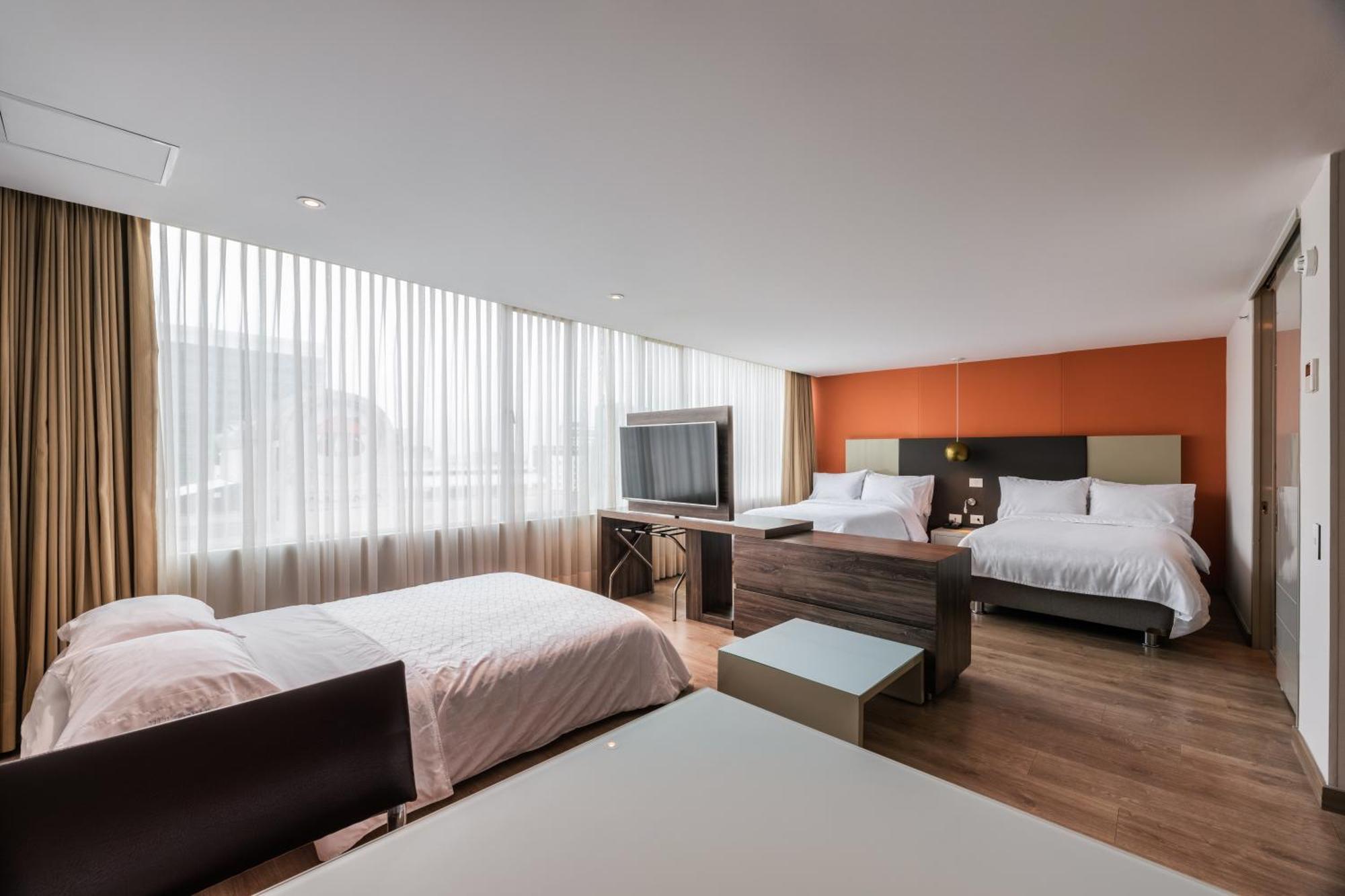Hotel Express & By Ihg 4*