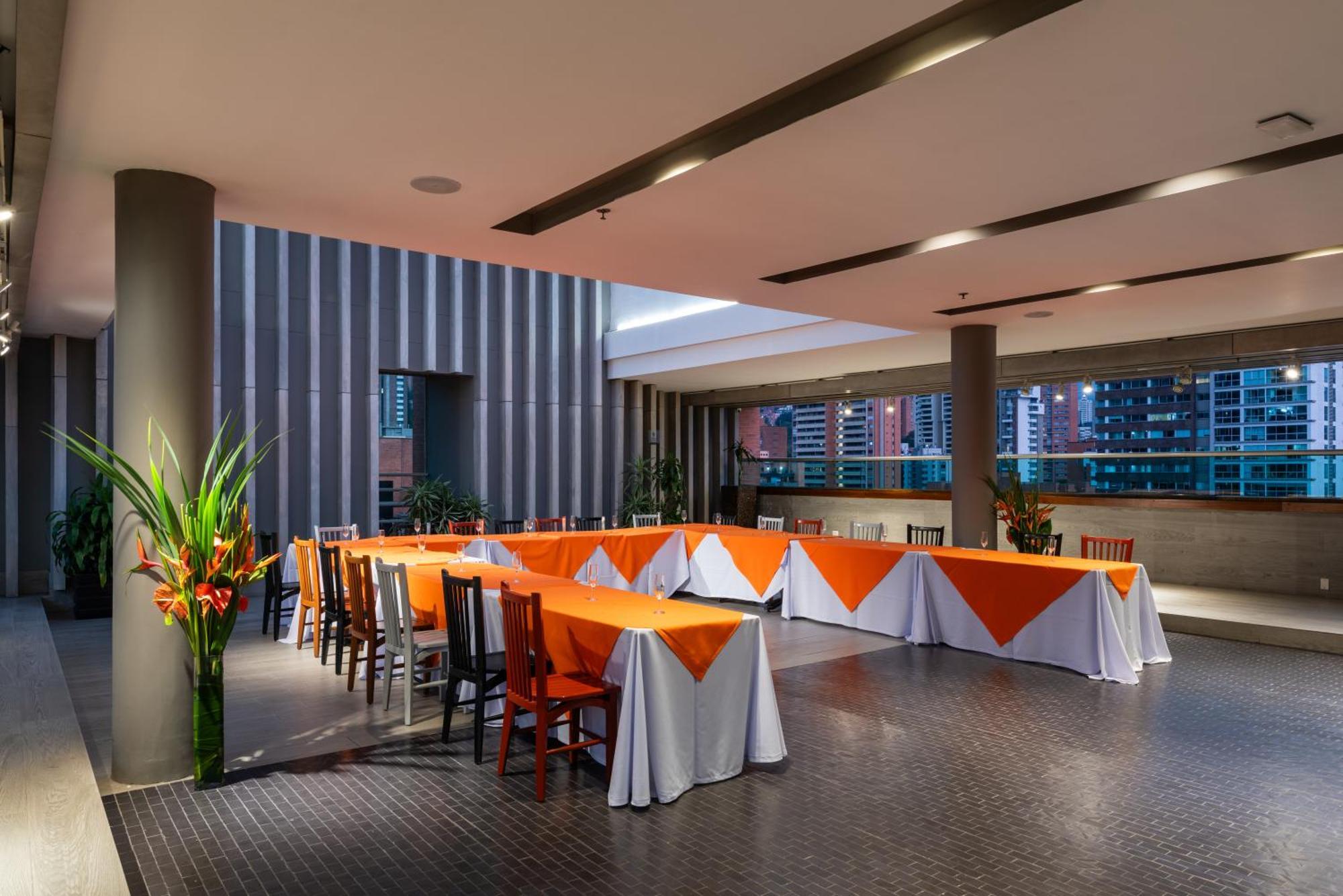 Express & By Ihg Hotel 4*
