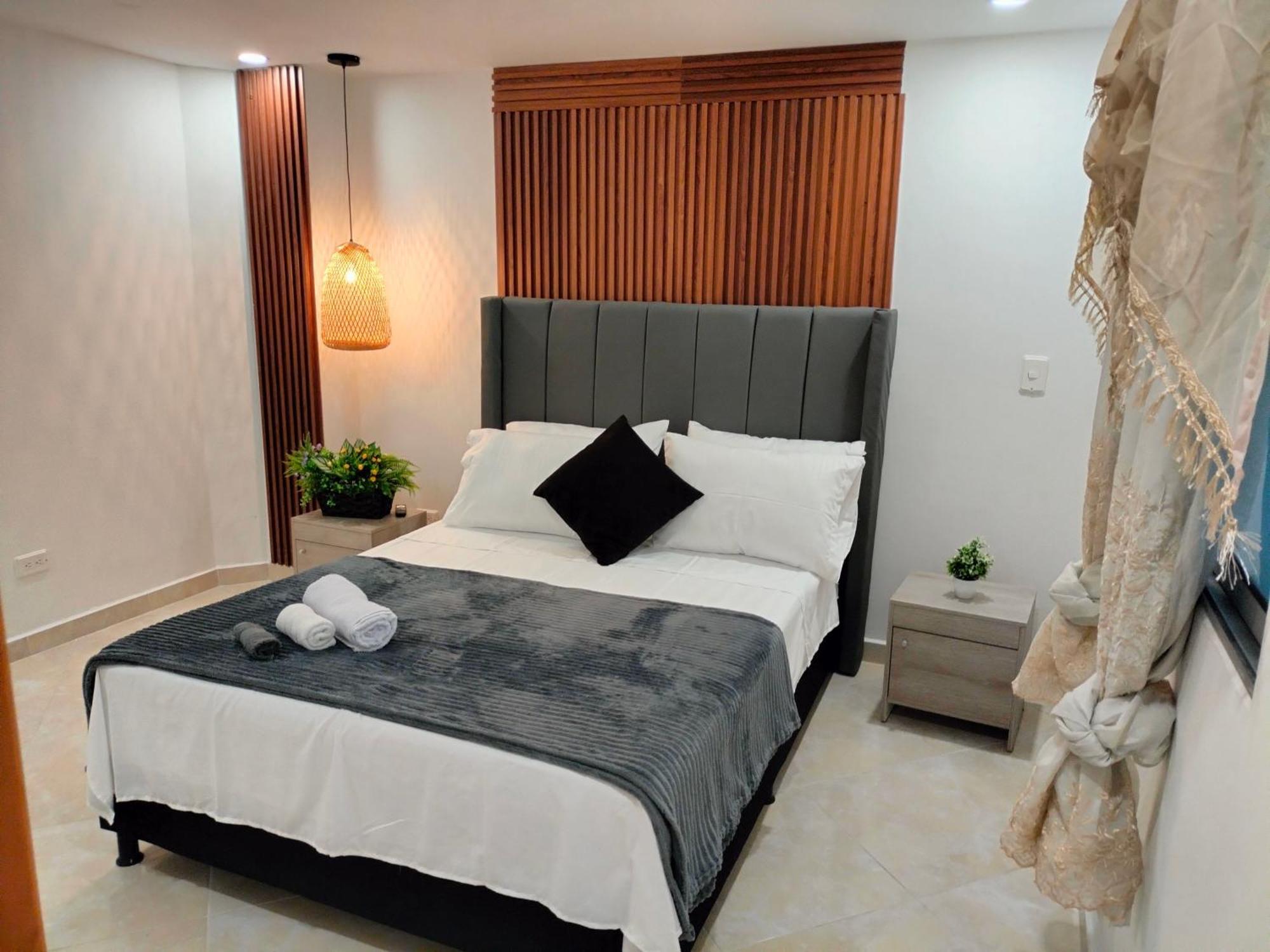 Exclusivo Apto Lujoso Central, Sereno Y Comodo Apartamento Medellín