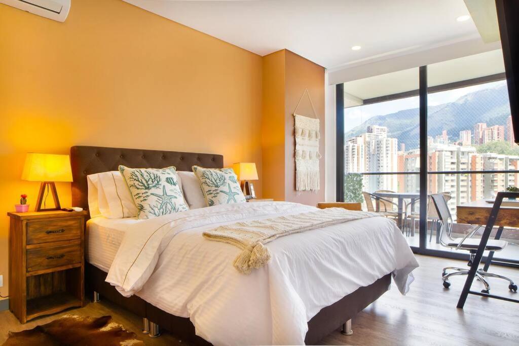 Apartamento Penthouse El Poblado, Hermosa Vista, Dos Alcobas