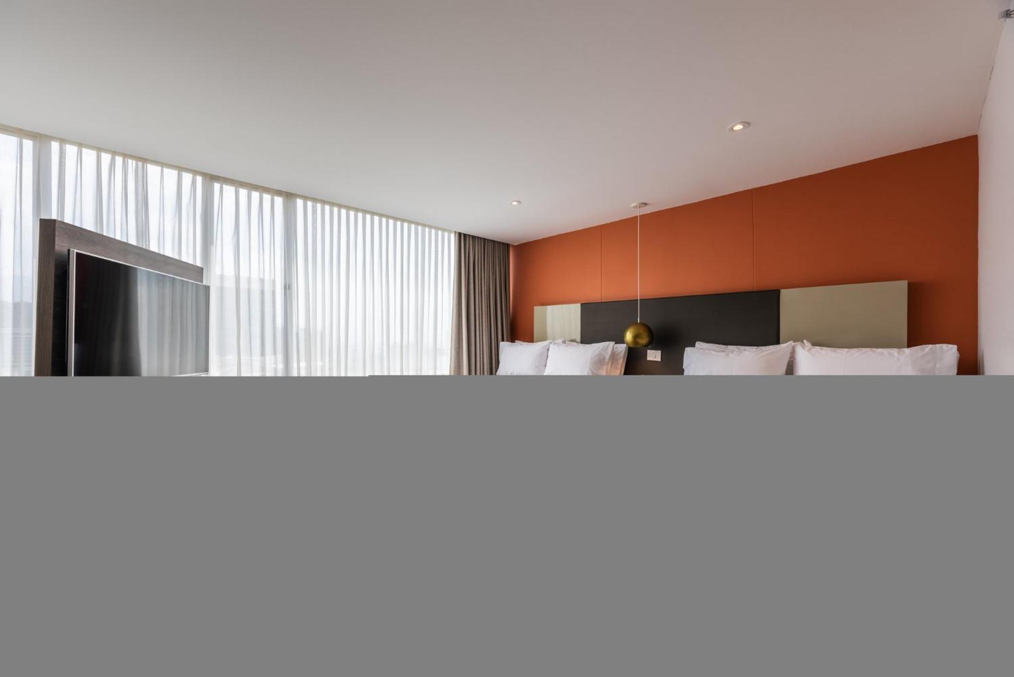 Hotel Express & By Ihg Medellín