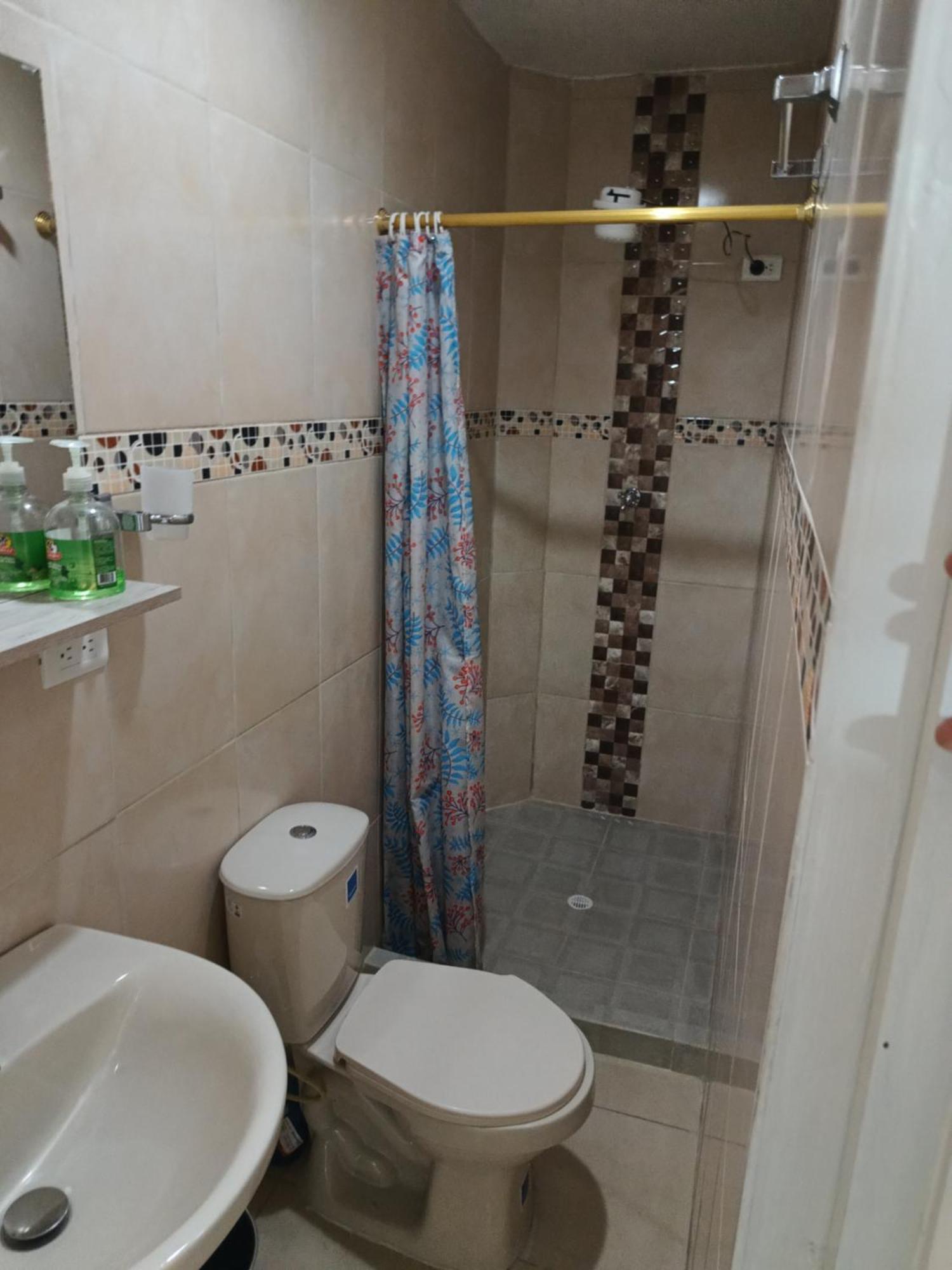 Homestay Noras Laureles *