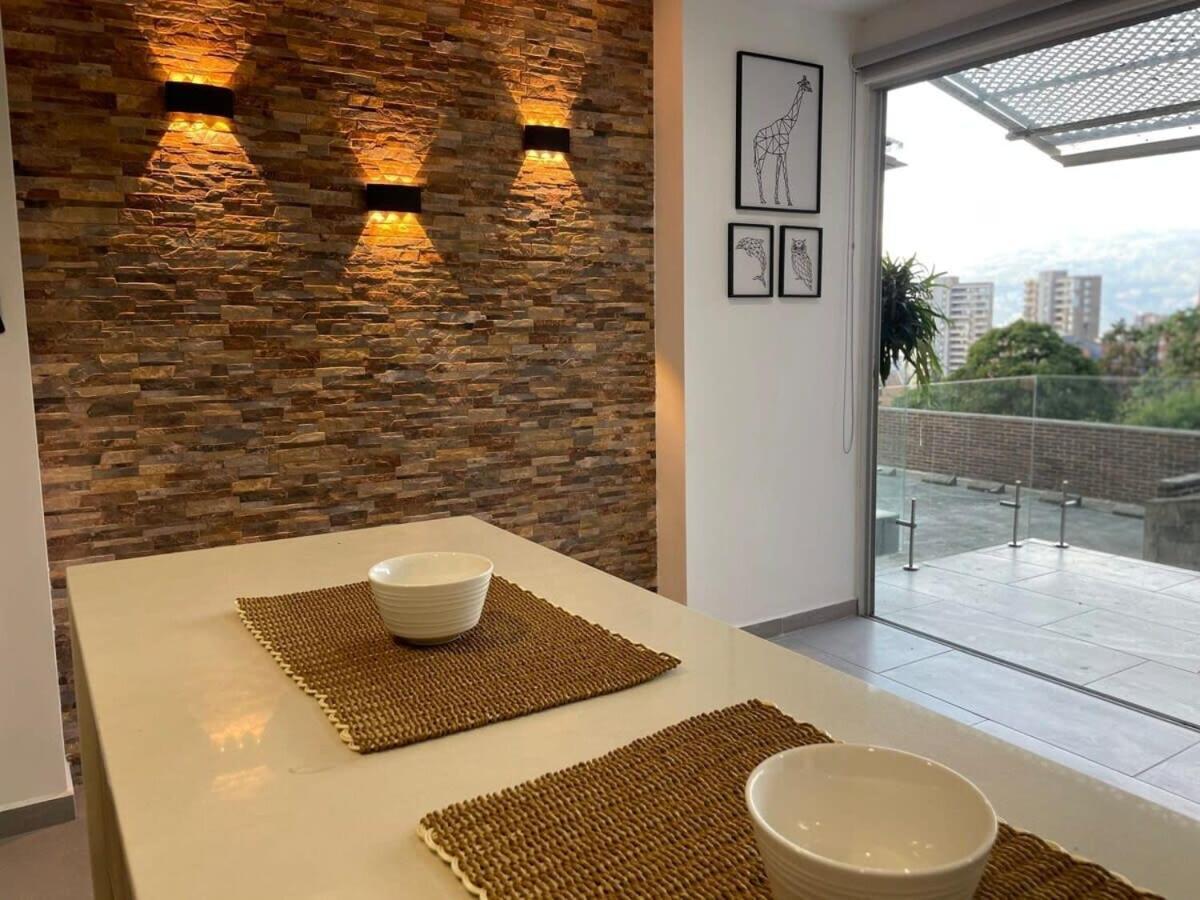 Prime Location Apartaloft Close To El Tesoro Mall *