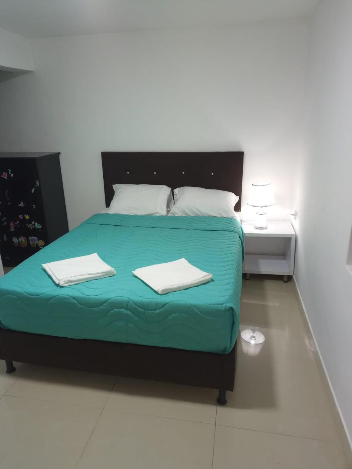 En Apartamento Central, Cerca De Sitios Turisticos Jardin Botanico Y Metro Estacion Universidad *