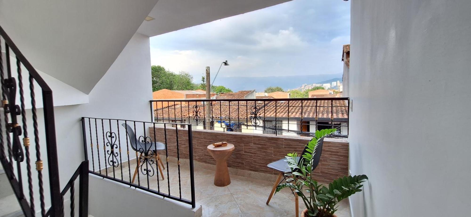 Elegante Y Hermoso En Apartamento Medellín