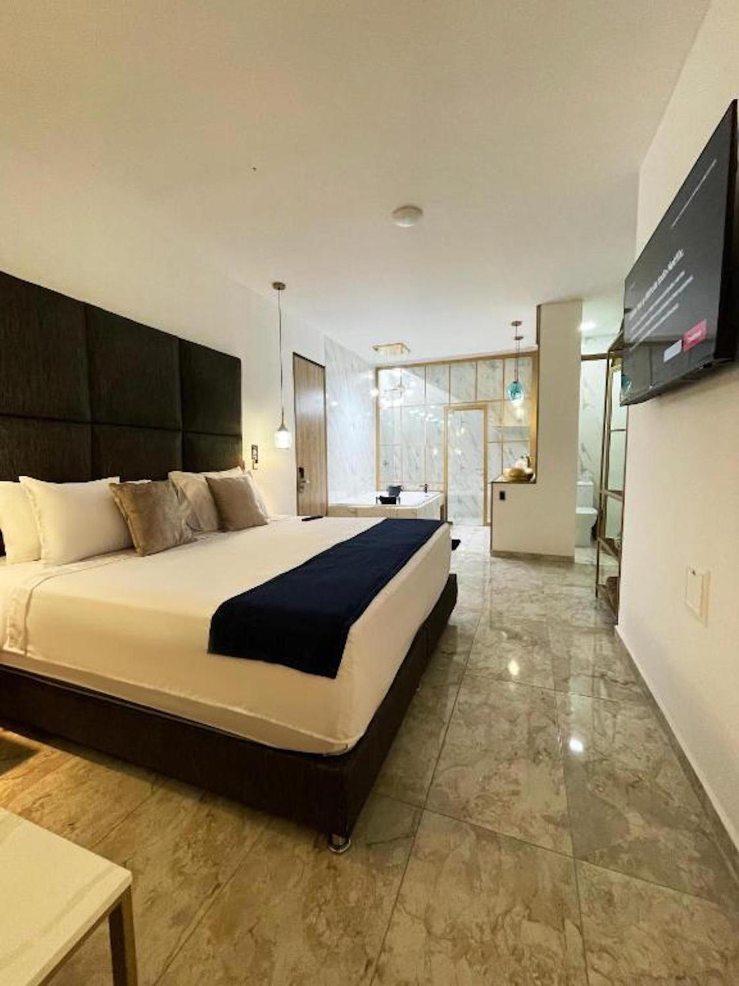 Lleras Hotel