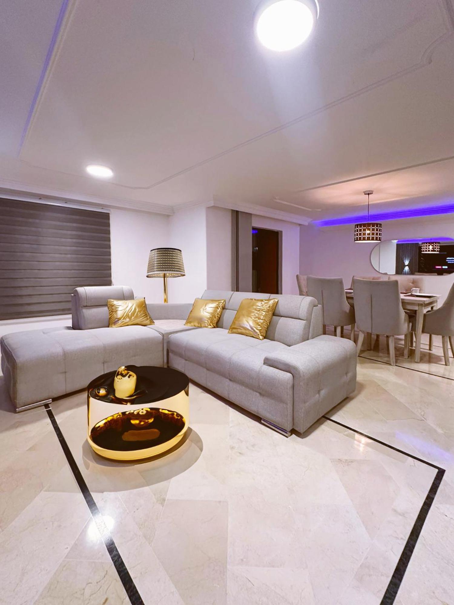 Luxury Penthouse Superb Location Medellín