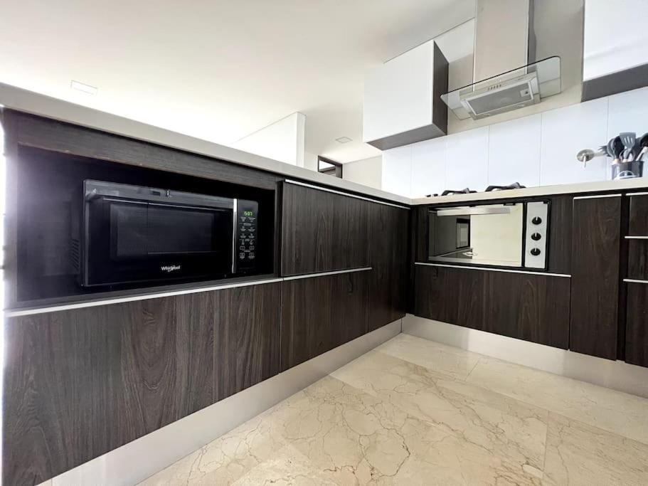 701, Beautiful In Heart Of El Poblado + View! Medellin