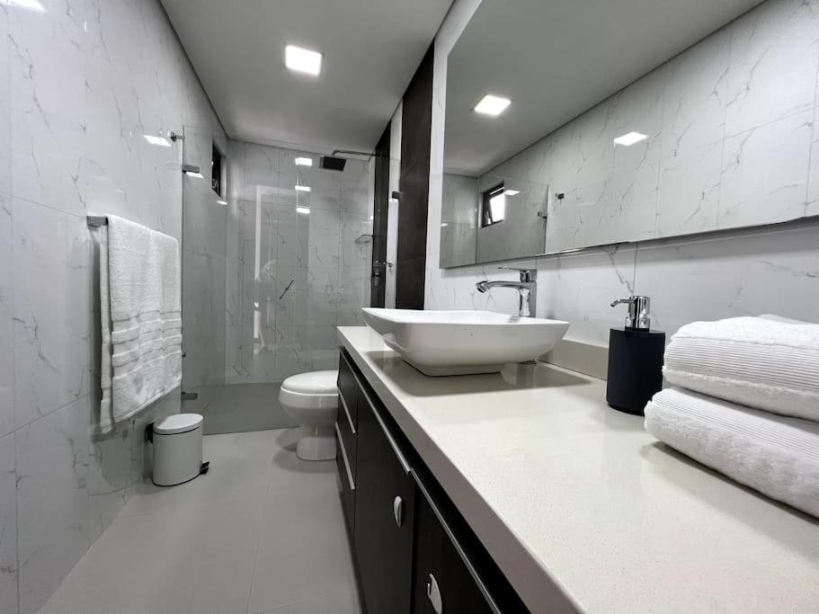 701, Beautiful In Heart Of El Poblado + View! Medellin