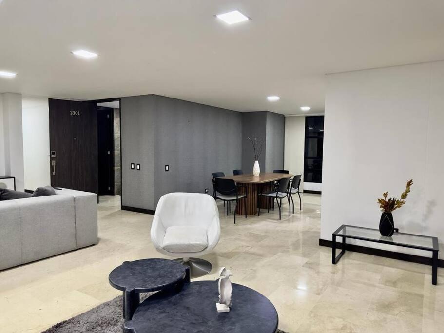 1301 Luxury Penthouse, Poblado *