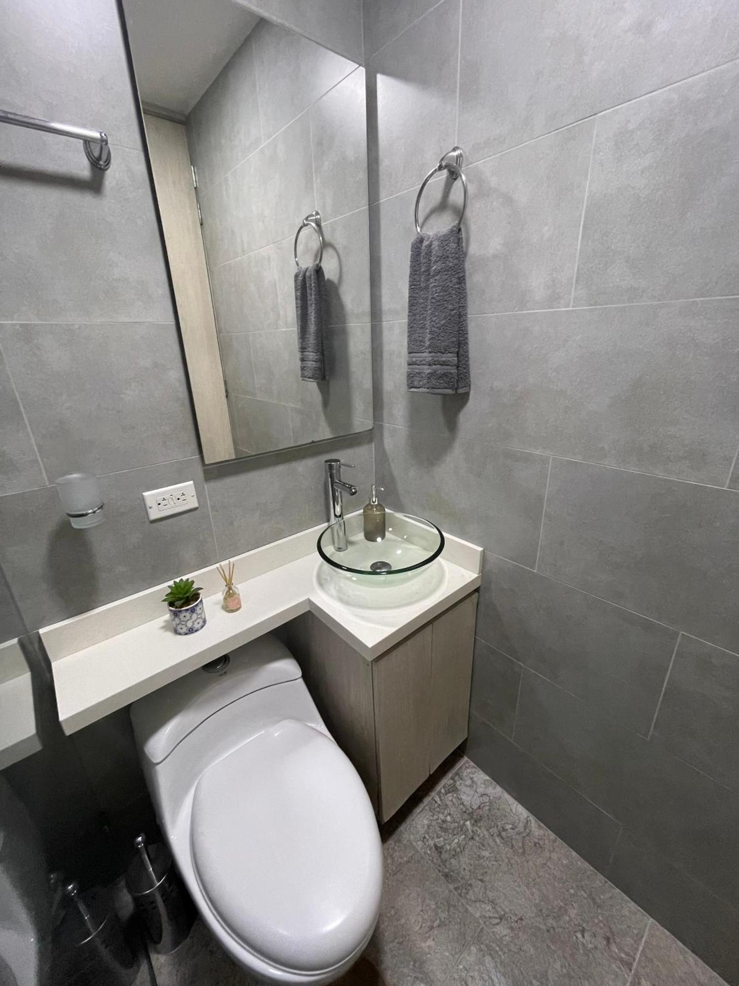 En Laureles Con Aire Acondicionado Apartamento *