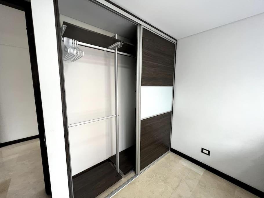 701, Beautiful In Heart Of El Poblado + View! Apartment Medellin