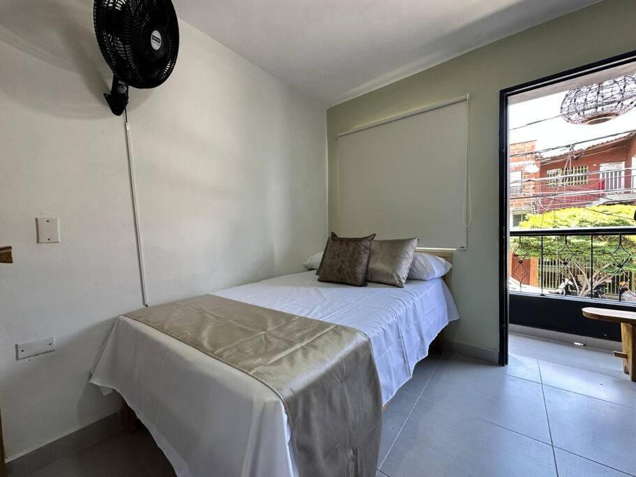 Amplia Casa Grupos Grandes, Comoda Y Acogedora Medellín