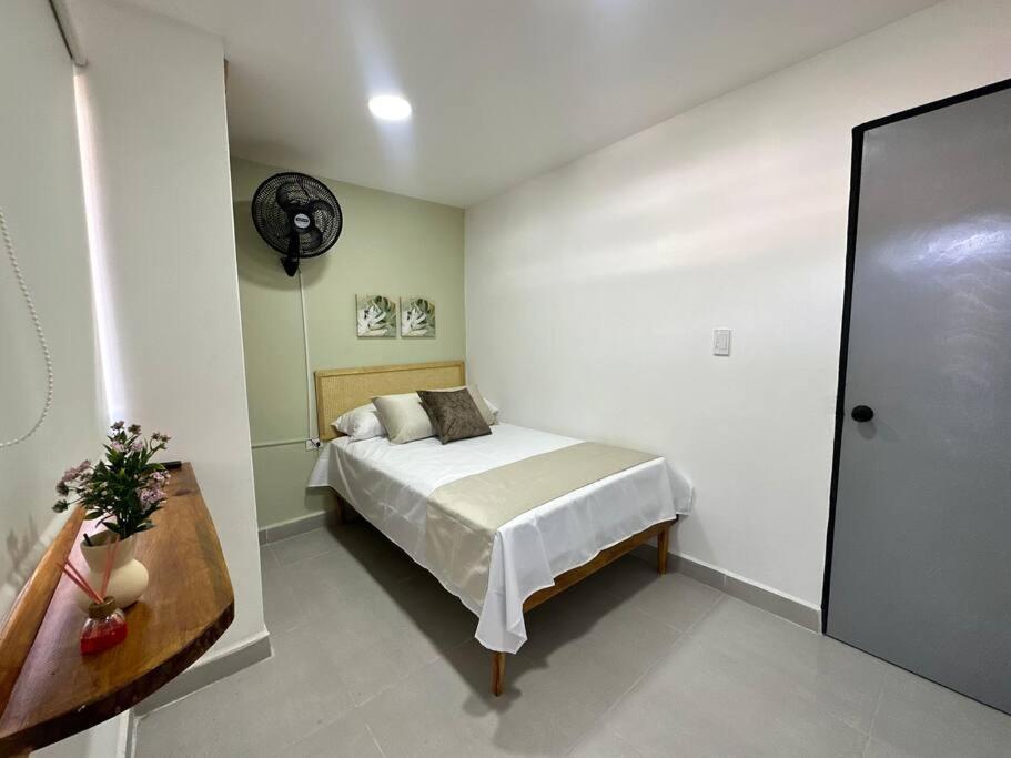 Amplia Casa Grupos Grandes, Comoda Y Acogedora Apartamento Medellín