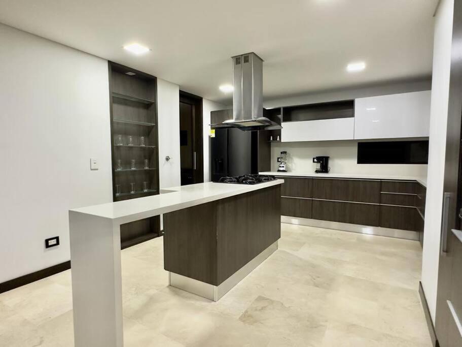 1301 Luxury Penthouse, Poblado Medellín