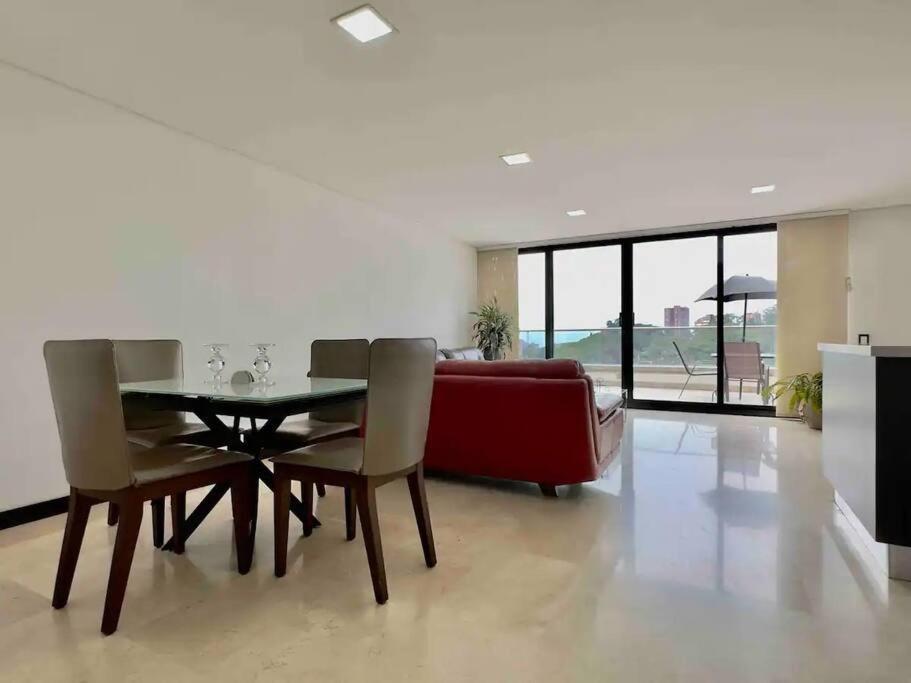 202 Family Haven In El Poblado: Spacious & Charming *