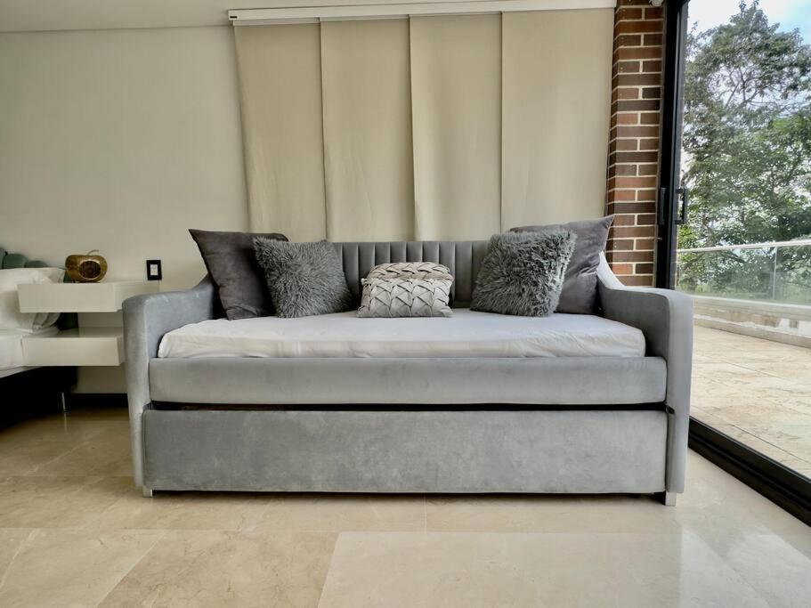 202 Family Haven In El Poblado: Spacious & Charming Apartment *